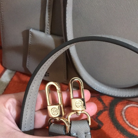 Final price…Authentic Tory burch med/large sized bag - Picture 7 of 10